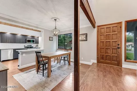 Entry Way - 28 Baymeadow Ct, Ormond Beach, FL 32174 photo 2 of 4