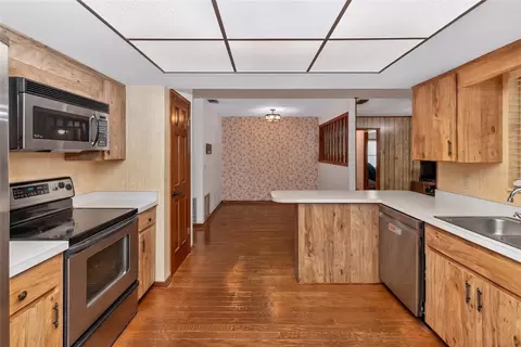 Kitchen - 13 Cunningham Rd, Debary, FL 32713 photo 1 of 3