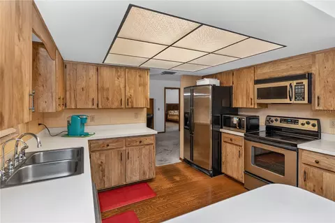 Kitchen - 13 Cunningham Rd, Debary, FL 32713 photo 3 of 3