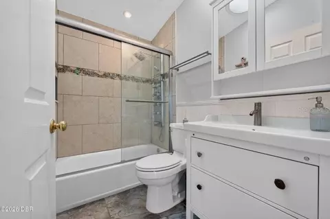 Bath - 124 Avalon Dr, Ormond Beach, FL 32176 photo 3 of 3