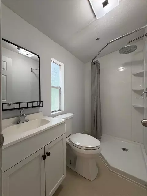 Bath - 1133 Avenue G, Ormond Beach, FL 32174 photo 1 of 1