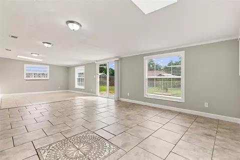Living - 3307 Pine Tree Dr, Edgewater, FL 32141 photo 9 of 19