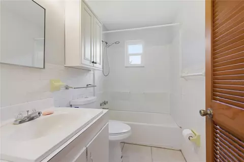 Bath - 109 Western Ave, Edgewater, FL 32132 photo 1 of 3