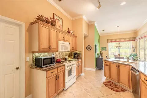 Kitchen - 1283 Royal Pointe Ln, Ormond Beach, FL 32174 photo 4 of 4