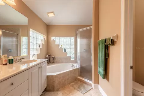 Bath - 1283 Royal Pointe Ln, Ormond Beach, FL 32174 photo 2 of 3