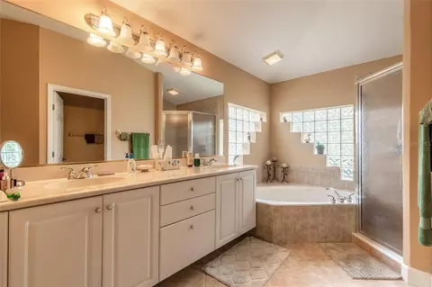Bath - 1283 Royal Pointe Ln, Ormond Beach, FL 32174 photo 1 of 3