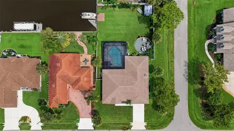 16 Cherrytree Ct, Palm Coast, FL 32137