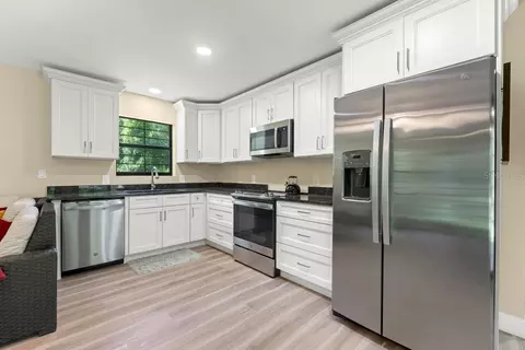 Kitchen - 400 Pine Bluff Trl, Ormond Beach, FL 32174 photo 5 of 5