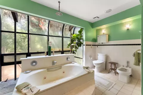 Bath - 400 Pine Bluff Trl, Ormond Beach, FL 32174 photo 2 of 9