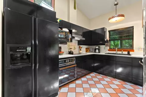 Kitchen - 400 Pine Bluff Trl, Ormond Beach, FL 32174 photo 2 of 5