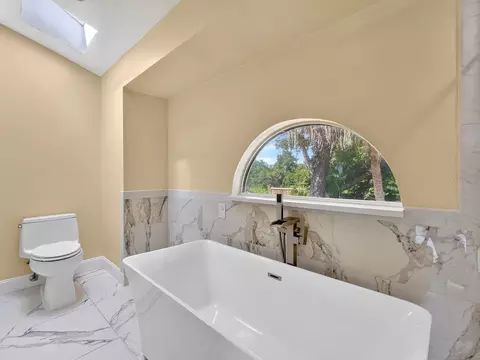 Bath - 1625 Abrams Rd, Eustis, FL 32726 photo 3 of 5