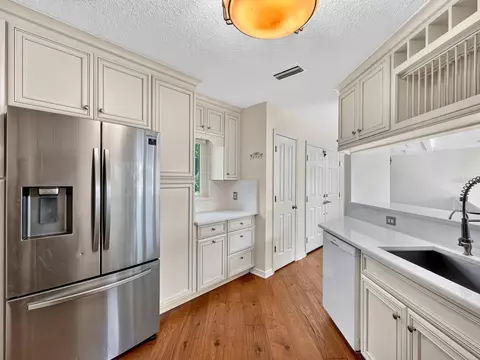 Kitchen - 1625 Abrams Rd, Eustis, FL 32726 photo 2 of 2
