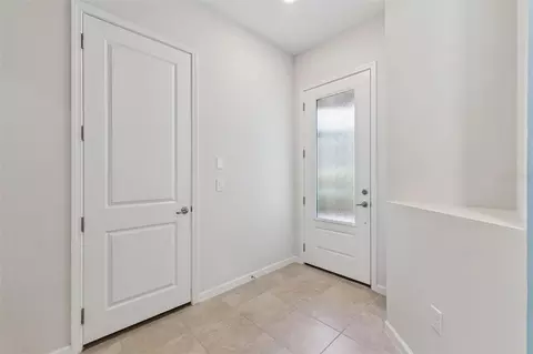Entry Way - 3274 Bailey Ann Dr, Ormond Beach, FL 32174 photo 3 of 4