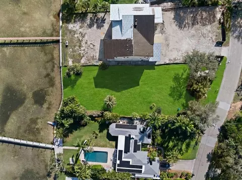 6100 Bahama Shores Dr S, Saint Petersburg, FL 33705