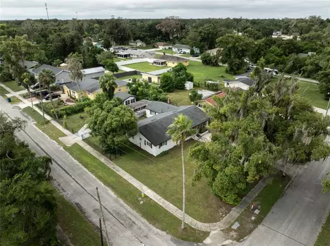 1004 N Camphor Ln, Deland, FL 32720