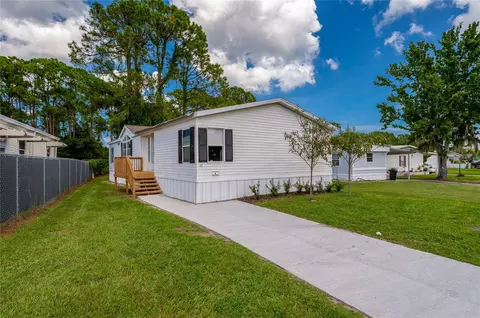 13 Lawrence Ct, Port Orange, FL 32127