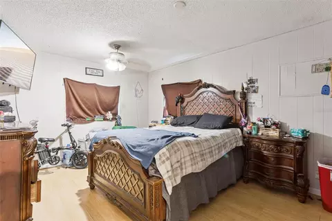 Bedroom - 54901 Cedar Crest Rd, Astor, FL 32102 photo 4 of 5