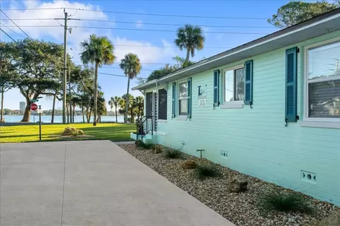 1146 Riverside Dr, Daytona Beach, FL 32117