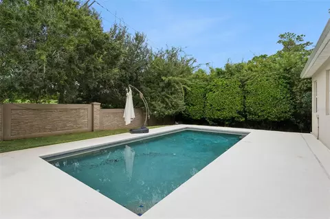 Exterior - 536 Bottlebrush Loop, Sanford, FL 32771 photo 6 of 7