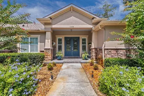 1104 N Boston Ave, Deland, FL 32724