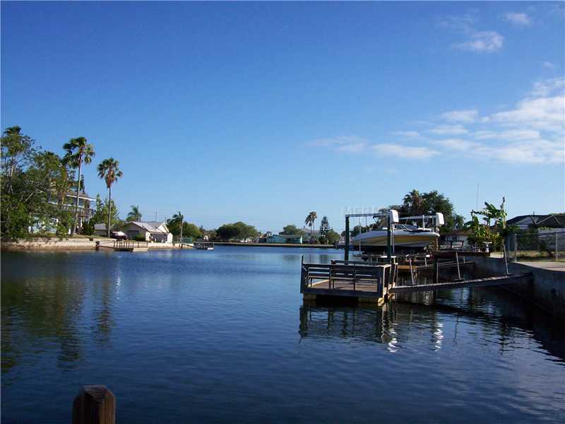 13603 Evelane Dr, Hudson, FL 34667 photo 1