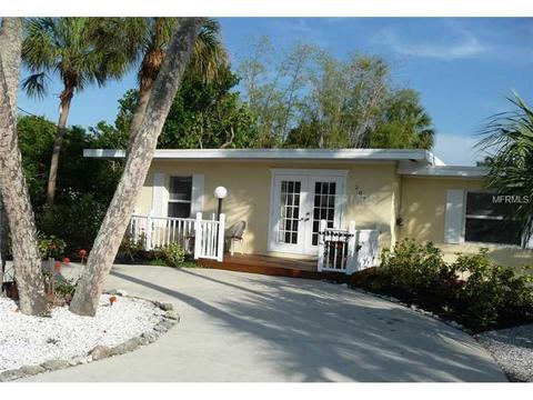 207 65th St, Holmes Beach, FL 34217 photo 1