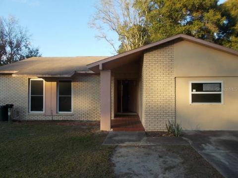 1102 Park St, Seffner, FL 33584 photo 1
