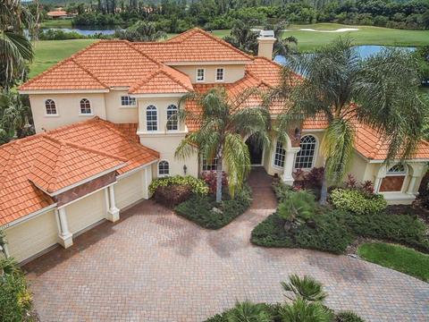 1134 Almeria Dr, Trinity, FL 34655 photo 1