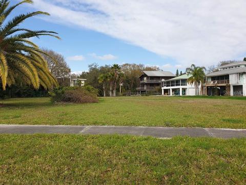 404 Shore Dr E, Oldsmar, FL 34677 photo 1