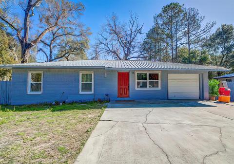 421 SE 4th St, Chiefland, FL 32626