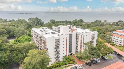 2699 Seville Blvd #303, Clearwater, FL 33764