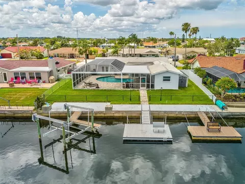 3617 Harborview Ct, New Port Richey, FL 34652