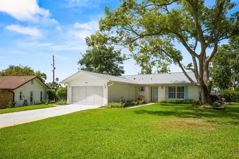 8010 Los Alamos Dr, Port Richey, FL 34668