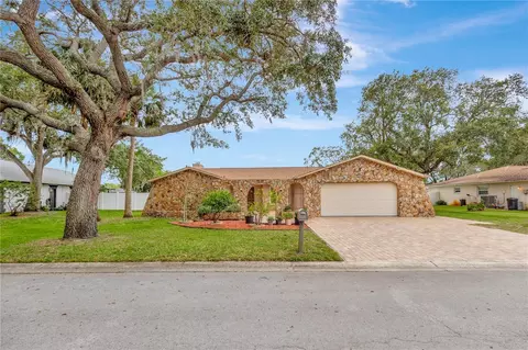 7510 Lake Forest Cir, Port Richey, FL 34668