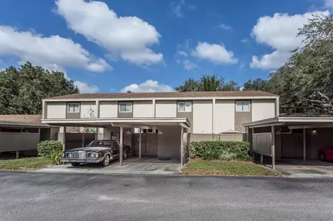 8634 Lake Isle Dr, Temple Terrace, FL 33637
