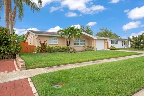 5520 Baroque Dr, Holiday, FL 34690