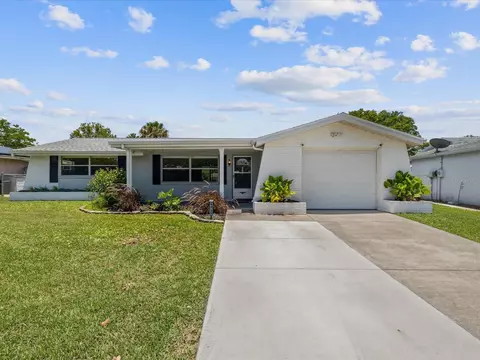9250 Glen Moor Ln, Port Richey, FL 34668