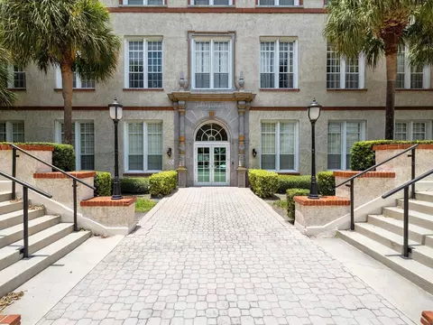 701 Mirror Lake Dr N #401, Saint Petersburg, FL 33701