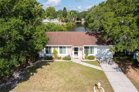 626 Bay Lake Trl, Oldsmar, FL 34677