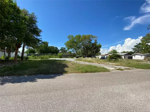 11035 Grant Dr, Port Richey, FL 34668