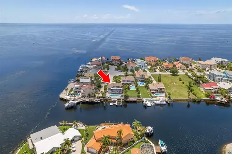 5016 Westshore Dr, New Port Richey, FL 34652