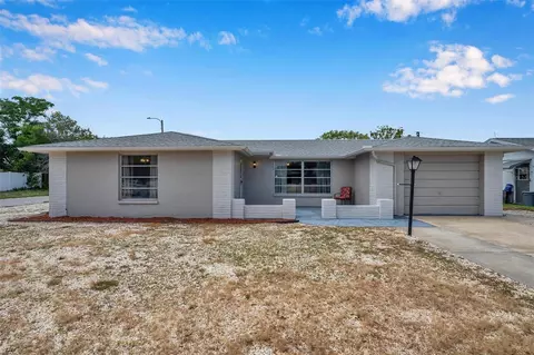 7814 Hawthorn Dr, Port Richey, FL 34668