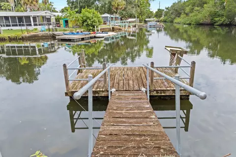 7133 Wilcox Dr, Hudson, FL 34667