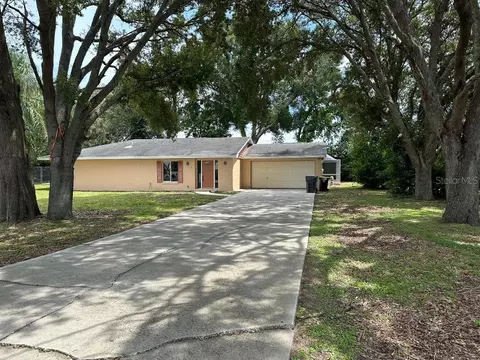 4453 Iris St N, Lakeland, FL 33813