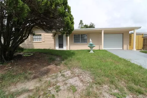 3318 Kimberly Oaks Dr, Holiday, FL 34691
