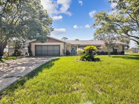 1492 Waterfall Dr, Spring Hill, FL 34608
