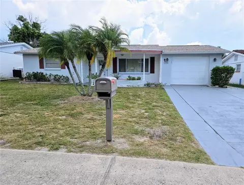 5700 Mockingbird Dr, New Port Richey, FL 34652
