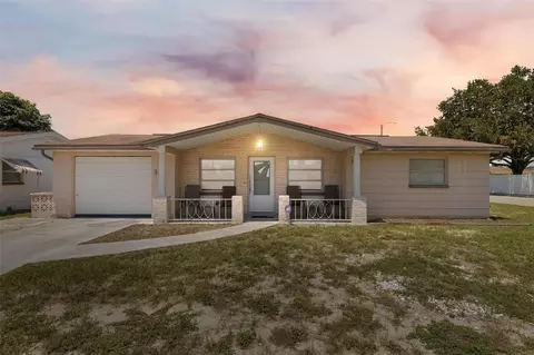 1103 Yale Dr, Holiday, FL 34691