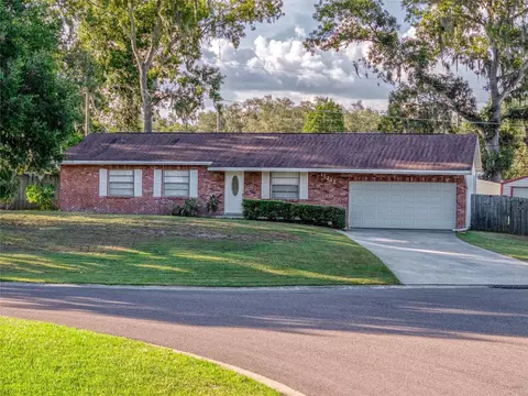11212 Creekview Dr, Riverview, FL 33569