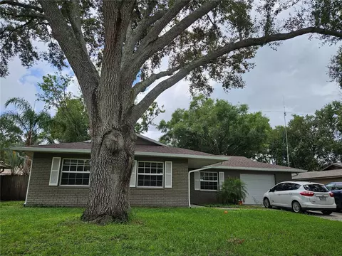 5208 Garner Pl, Seffner, FL 33584